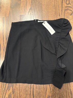 Cupcakes and Cashmere Woman’s Black Ruffle Mini Skirt Size 6 NWT